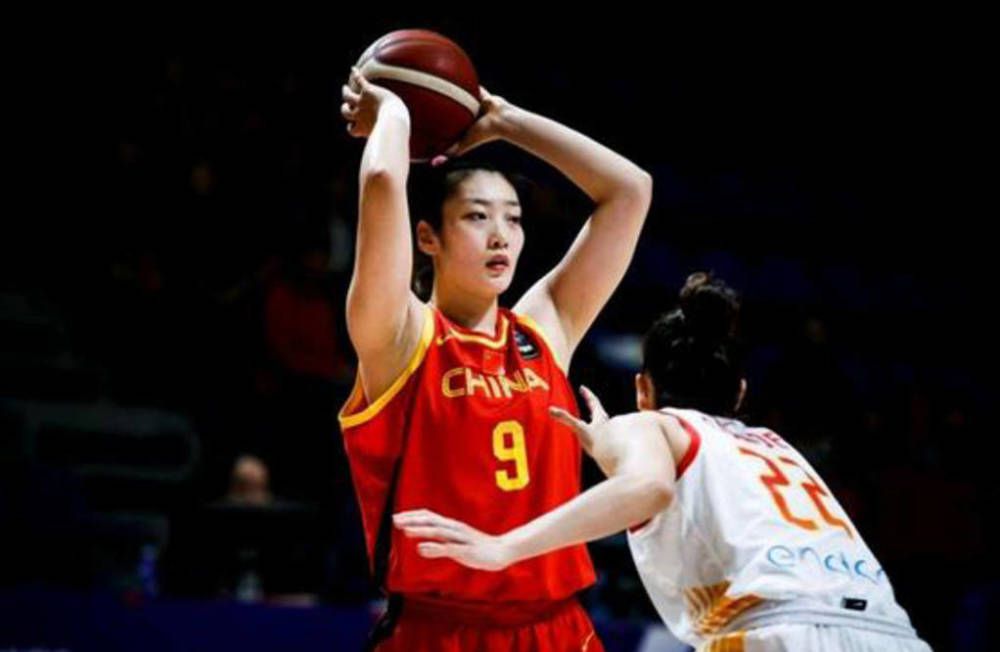 女医生夹震蛋上班被调教视频